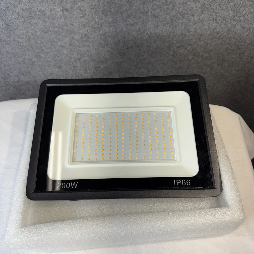 200W LED Flood Light Outdoor Security Spotlight IP65 Waterproof‎ 120 Beam Angle